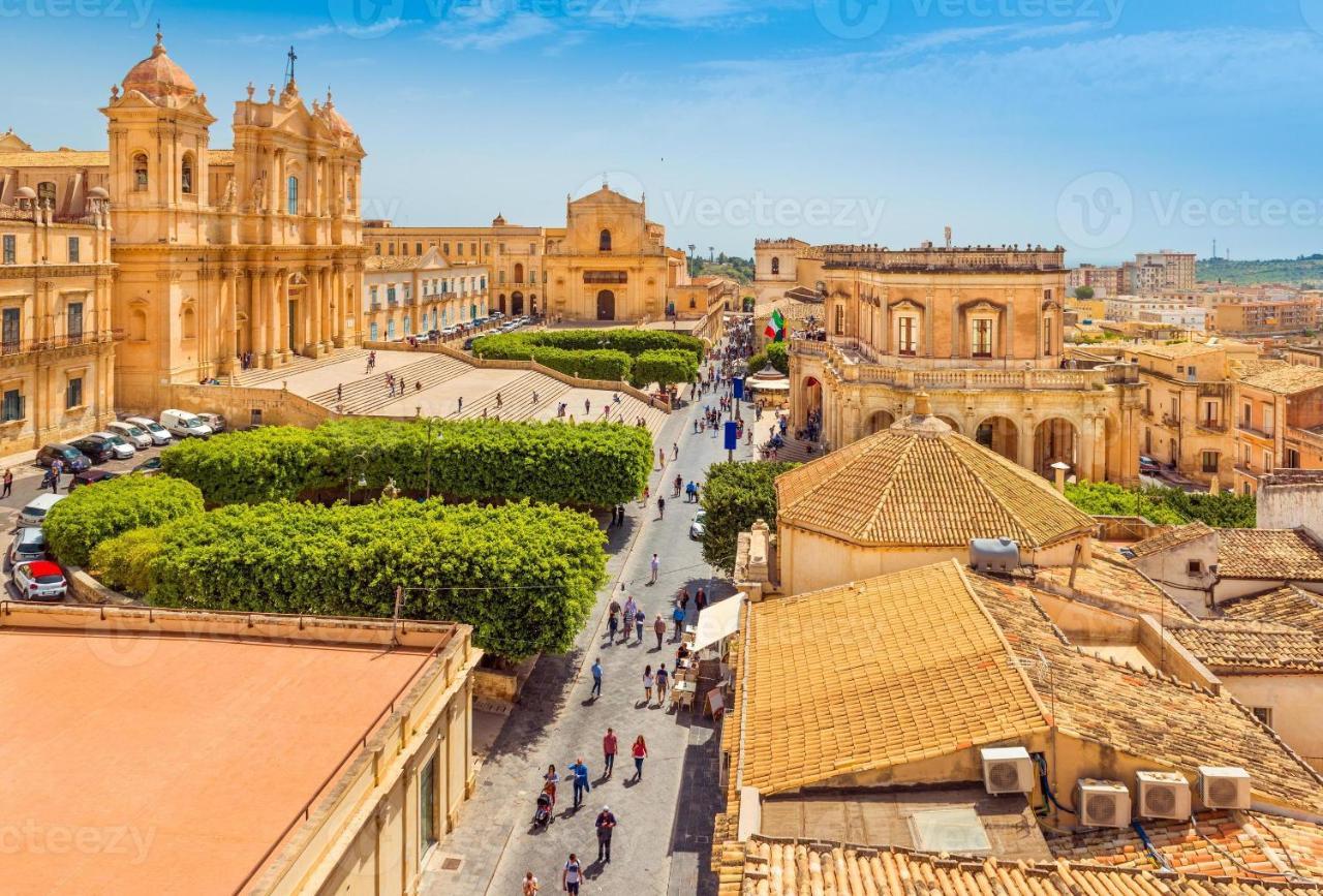 Bed and Breakfast A casa tua Noto Exterior foto