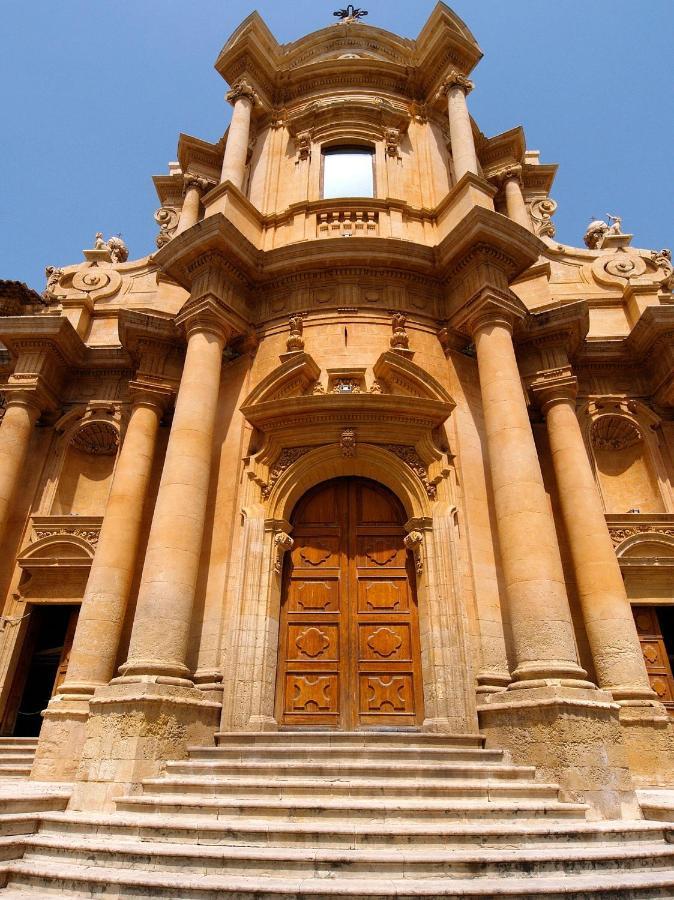 Bed and Breakfast A casa tua Noto Exterior foto